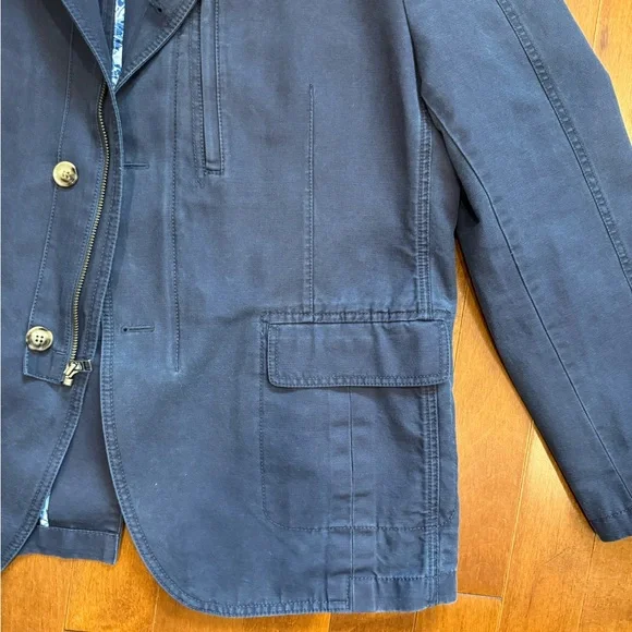 JKT New York Blue Blazer with Sporty Elegance-Versatile Style Size 46R worn ONCE